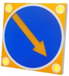 Светодиодный знак "Объезд препятствий" -ТОП-12/27-900м (900х900 мм, с маячком)