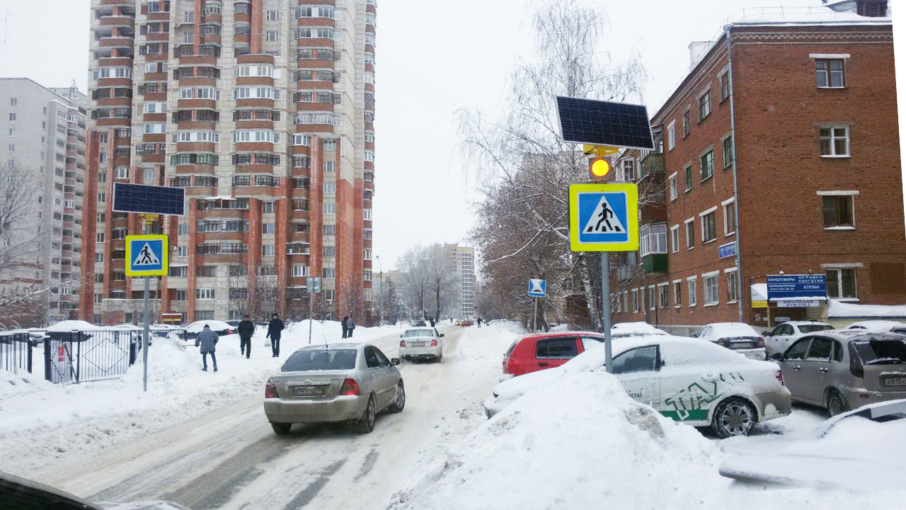 В Казани появились светофоры «LGM» на солнечной электростанции